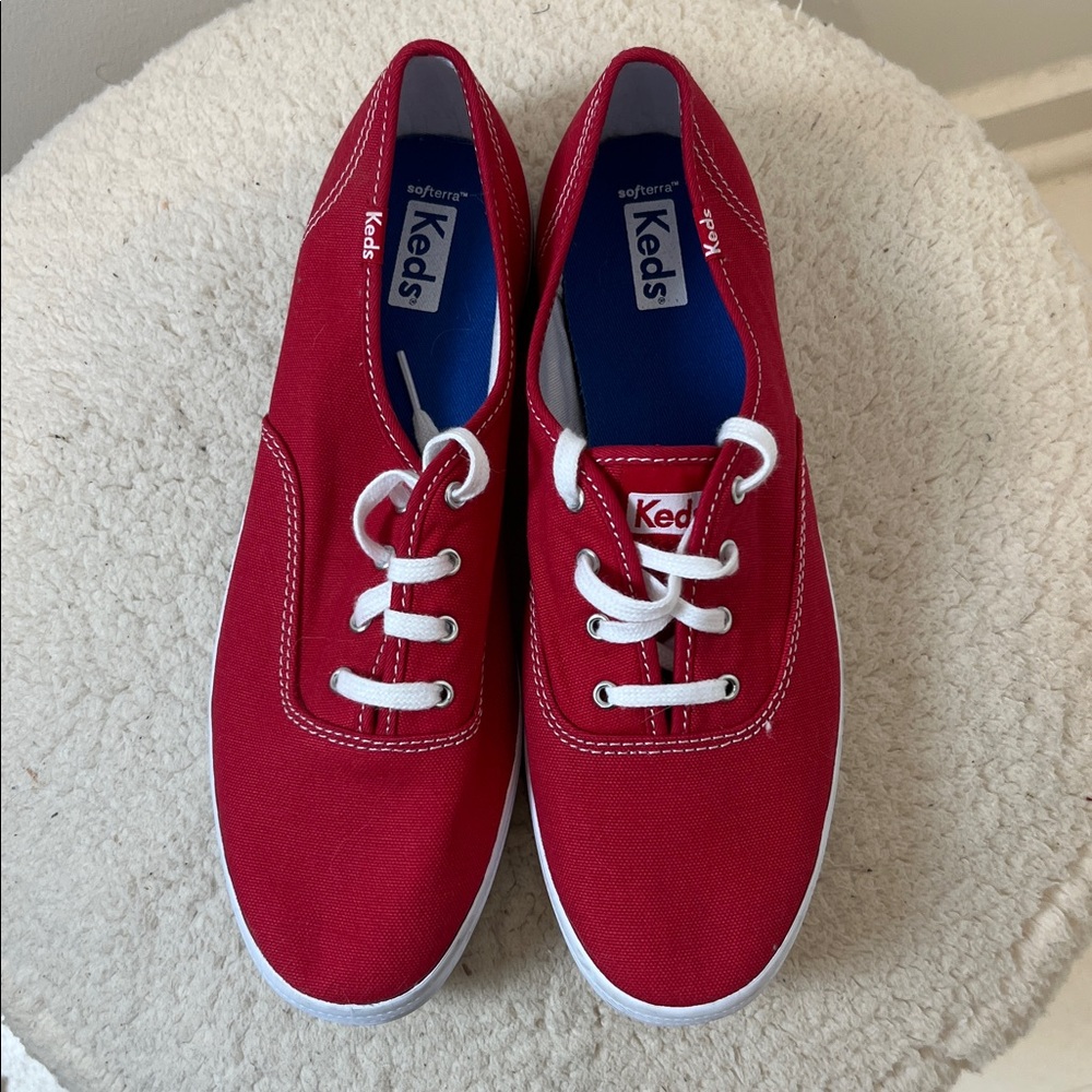 Keds Red Canvas Low-Top Sneakers with White Laces size 9.5. - Picture 3 of 9